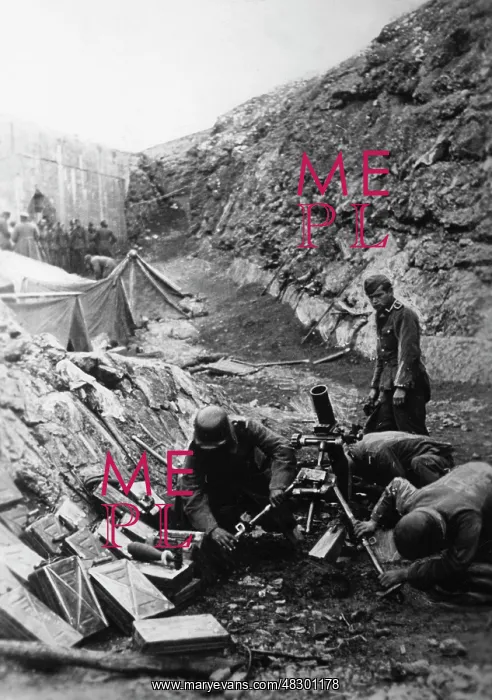 : German grenade launcher in Balaklava, 1942 : German grenade launcher in Balaklava, 1942