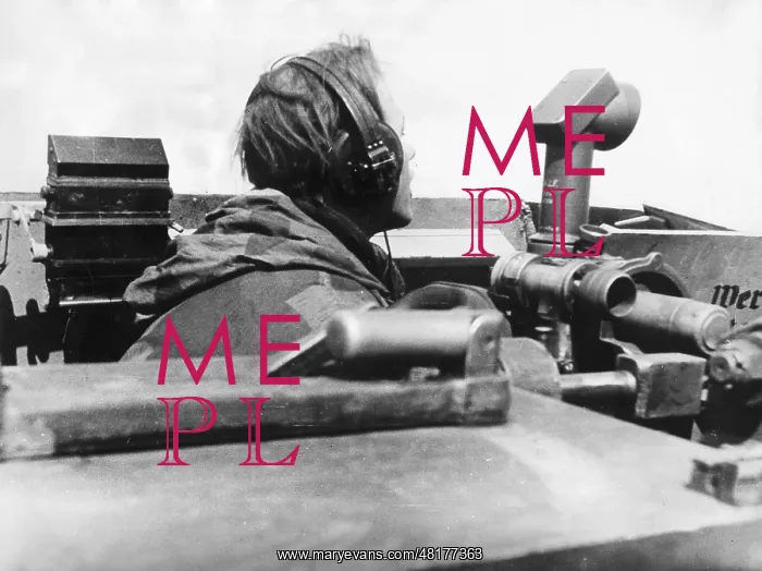 : German gunner while fighting on the Eastern Front, 1944 : German gunner while fighting on the Eastern Front, 1944