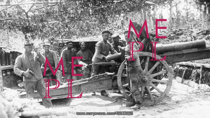 : German gunners with 15cm Model 13 howitzer, WW1 : German gunners with 15cm Model 13 howitzer, WW1