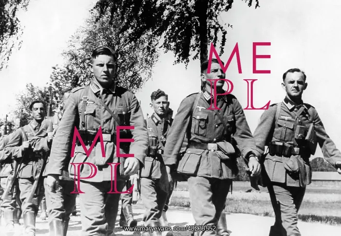 : German infantry during the advance on the Eastern Front : German infantry during the advance on the Eastern Front