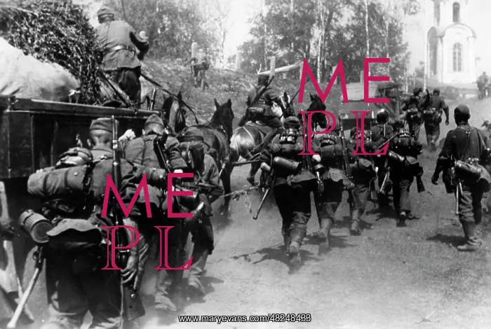 : German infantry advancing on the Eastern Front, 1941 : German infantry advancing on the Eastern Front, 1941
