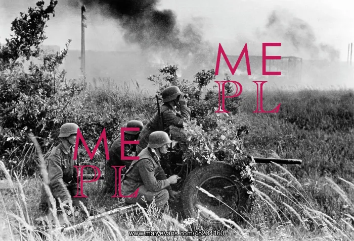 : German infantry with anti-tank gun on the Eastern Front : German infantry with anti-tank gun on the Eastern Front