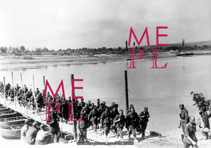 : German infantry crossing the Dniester, 1941 : German infantry crossing the Dniester, 1941