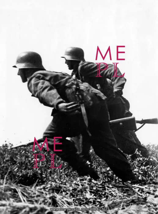 : German infantry during fights at the Vistula, 1944 : German infantry during fights at the Vistula, 1944
