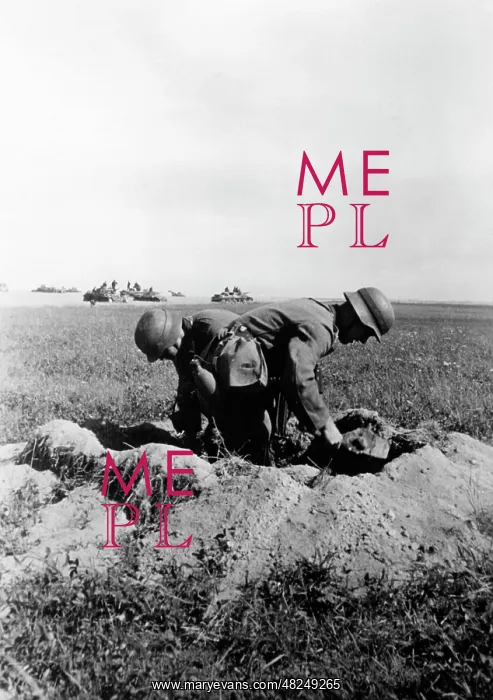 : German infantrymen entrench themselves on the Eastern Front : German infantrymen entrench themselves on the Eastern Front