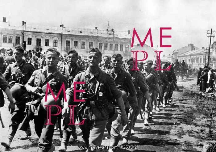 : German infantrymen marching on the Eastern Front, 1941 : German infantrymen marching on the Eastern Front, 1941