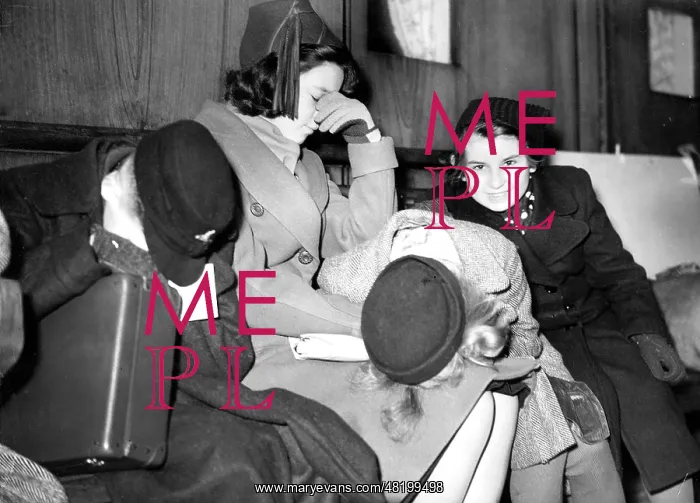 : German Jews upon their arrival in England, 1938 : German Jews upon their arrival in England, 1938