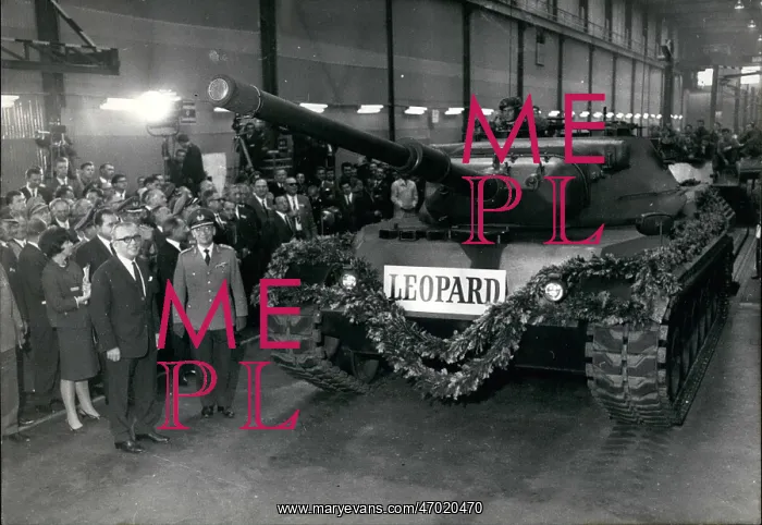 : German Leopard tank on display in Munich : German Leopard tank on display in Munich