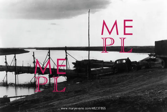 : German military bridge across the Dnieper River, 1941 : German military bridge across the Dnieper River, 1941