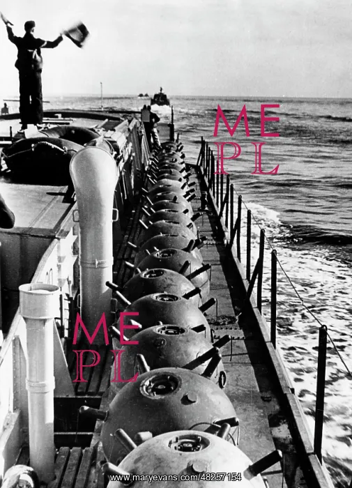 : German minelayer, 1942 : German minelayer, 1942