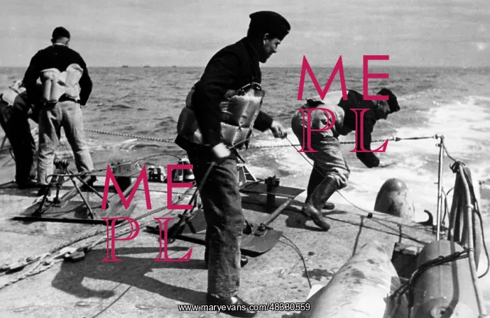 : German minesweeper, 1941 : German minesweeper, 1941