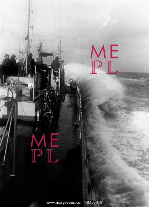 : German minesweeper in the Black Sea, 1942 : German minesweeper in the Black Sea, 1942