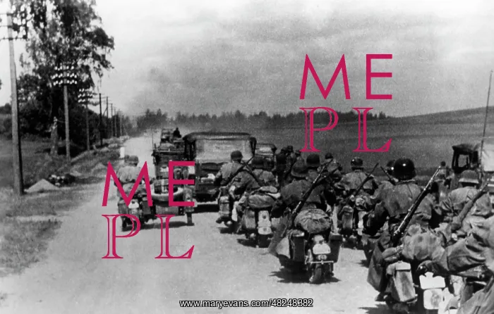 : German motorcycle infantry on the advance on the Eastern : German motorcycle infantry on the advance on the Eastern