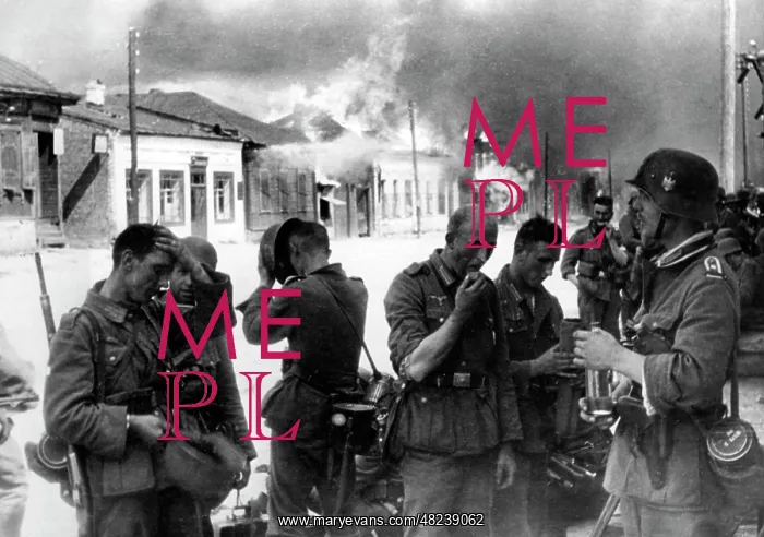 : German motorcycle troops in Vitebsk, 1941 : German motorcycle troops in Vitebsk, 1941