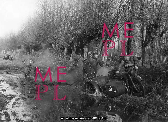 : German motorcyclists on the Eastern Front, 1941 : German motorcyclists on the Eastern Front, 1941