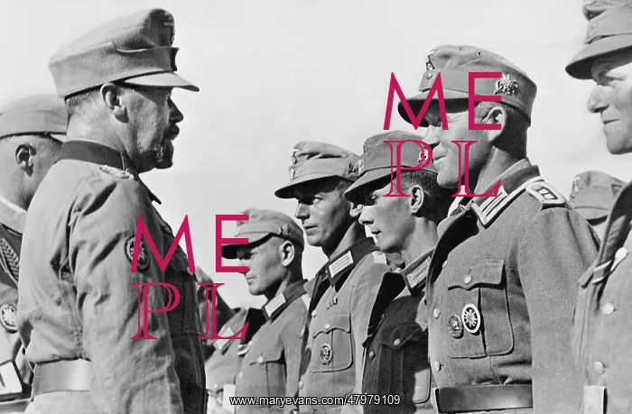 : German Mountain Troopers on Crete : German Mountain Troopers on Crete
