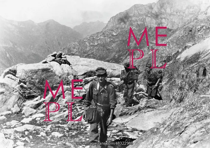 : German mountain troops on Mount Elbrus, 1942 : German mountain troops on Mount Elbrus, 1942