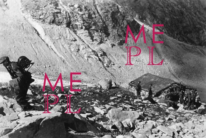 : German mountain troops on Mount Elbrus, 1942 : German mountain troops on Mount Elbrus, 1942