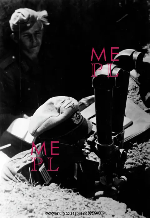 : German observer of the artillery, 1942 : German observer of the artillery, 1942