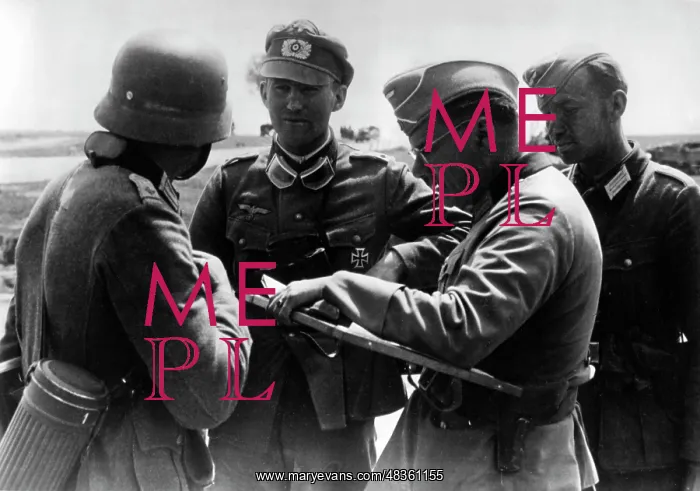 : German officers on the Eastern Front, 1941 : German officers on the Eastern Front, 1941