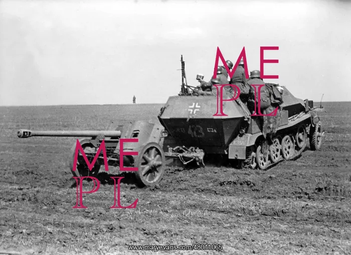 : German Pak 38 in southern Russia : German Pak 38 in southern Russia