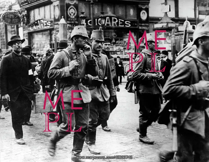 : German patrol in Brussels, 1914 : German patrol in Brussels, 1914