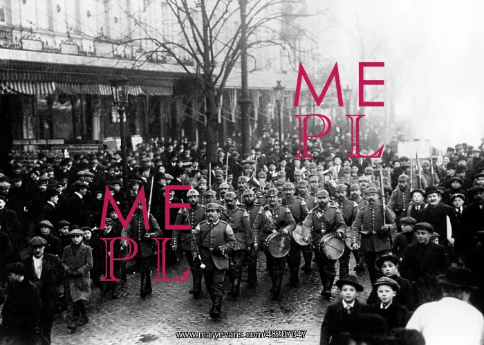 : German patrol parade in Antwerp, 1914 : German patrol parade in Antwerp, 1914