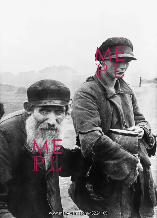 : German photograph of two impoverished Jews ? : German photograph of two impoverished Jews ?