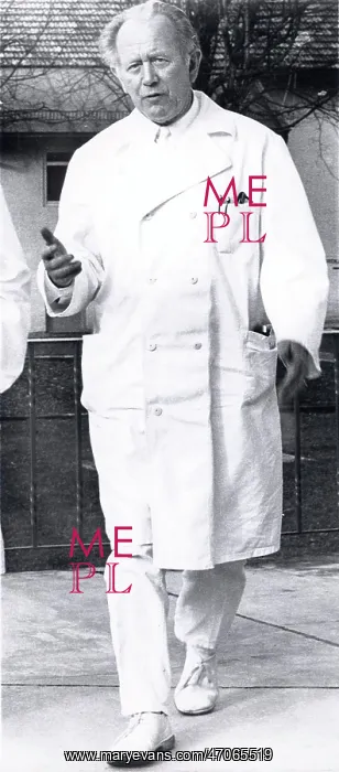 : German Physician Josef Issels 1907 -1998 : German Physician Josef Issels 1907 -1998