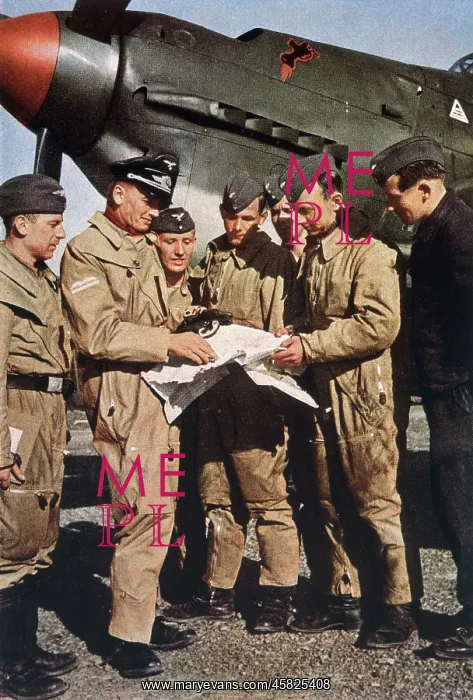  : GERMAN PILOTS BRIEFED