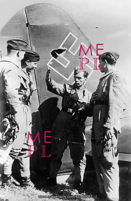 : German pilots after the flight, 1940 : German pilots after the flight, 1940
