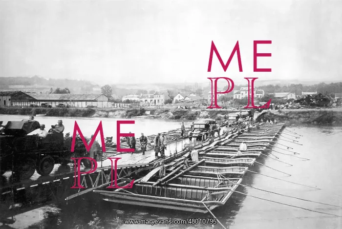 : German pontoon bridge in France : German pontoon bridge in France