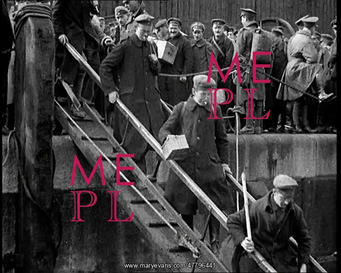: German Prisoners Of War Queueing Dockside To : German Prisoners Of War Queueing Dockside To