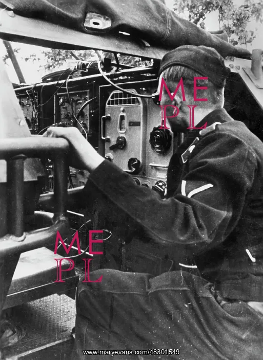 : German radio car - Eastern Front, 1941 : German radio car - Eastern Front, 1941