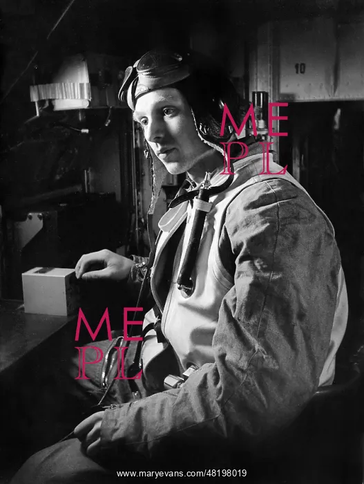 : German radio operator in a reconnaissance plane, 1941 : German radio operator in a reconnaissance plane, 1941