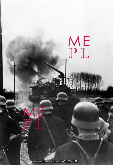 : A German railway gun opens fire, 1940 : A German railway gun opens fire, 1940
