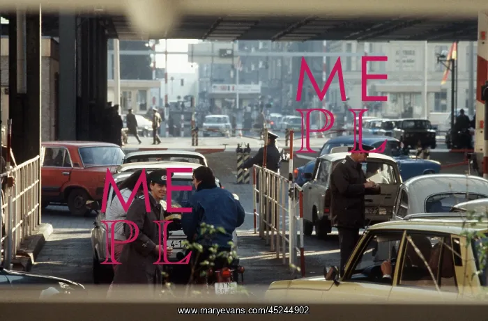: German Reunification at Checkpoint Charlie : German Reunification at Checkpoint Charlie
