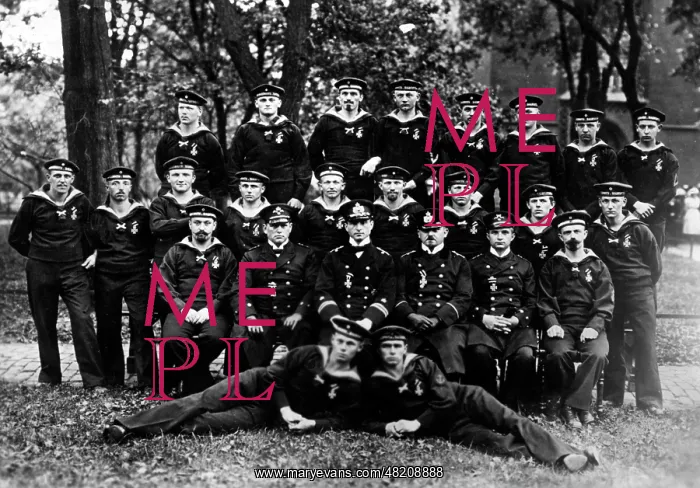 : German sailors of the submarine U 9 under the command of O : German sailors of the submarine U 9 under the command of O