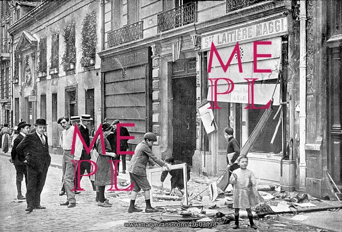 : German shop wrecked at the outbreak of World War I : German shop wrecked at the outbreak of World War I