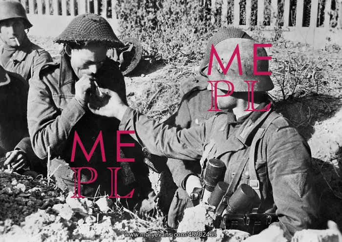 : German soldier with captured Brits, 1943 : German soldier with captured Brits, 1943