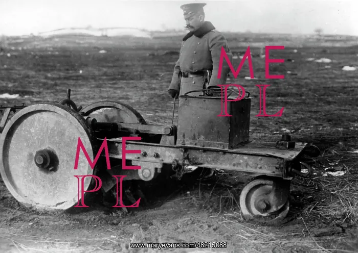 : German soldier with a captured Russian machine, 1915 : German soldier with a captured Russian machine, 1915