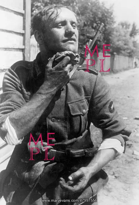 : German soldier on the Eastern Front, 1941 : German soldier on the Eastern Front, 1941