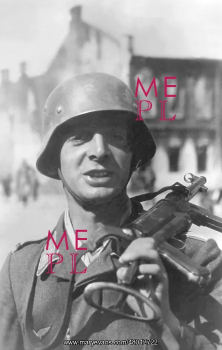 : German soldier on the Eastern Front, 1941 : German soldier on the Eastern Front, 1941
