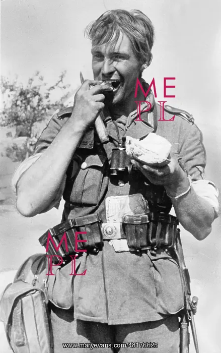 : German soldier on the Eastern Front, 1941 : German soldier on the Eastern Front, 1941