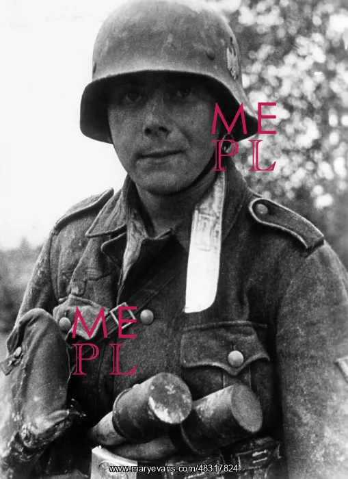 : German soldier - Eastern Front, 1942 : German soldier - Eastern Front, 1942