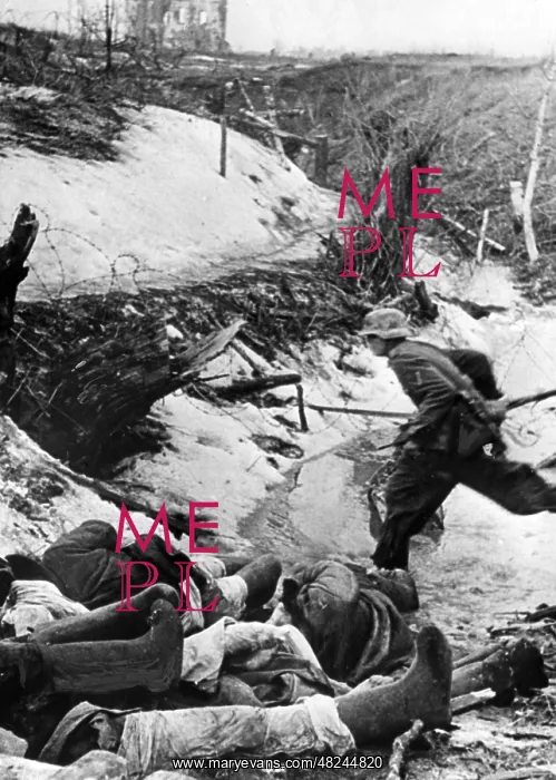 : German soldier on the Eastern Front, 1943 : German soldier on the Eastern Front, 1943