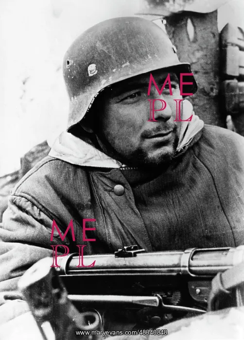 : German soldier - Eastern Front, 1943 : German soldier - Eastern Front, 1943