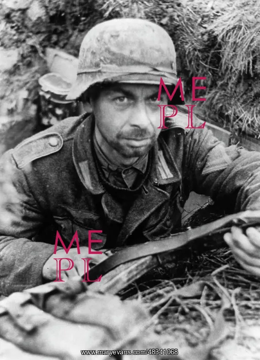 : German soldier - Eastern Front, 1944 : German soldier - Eastern Front, 1944