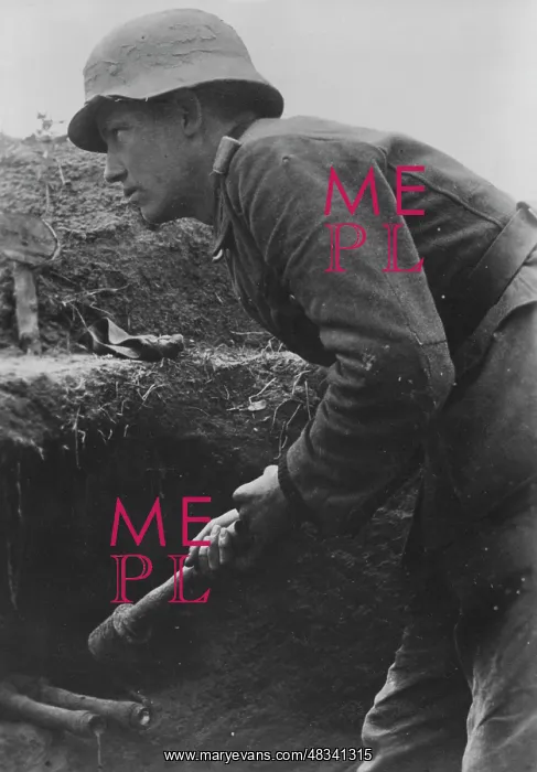 : German soldier - Eastern Front, 1944 : German soldier - Eastern Front, 1944