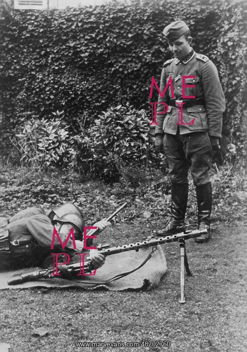 : German soldier with an MG 34, 1940 : German soldier with an MG 34, 1940